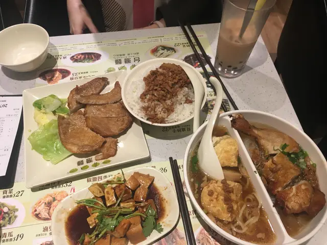 雙拼面+豬排肉燥飯