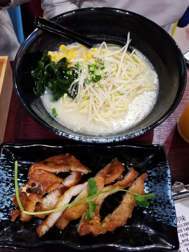 九州豬骨湯拉麵配酥炸豬扒