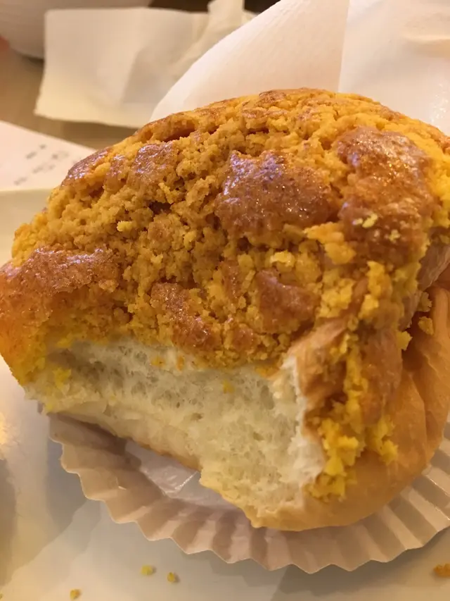 新鮮出爐的菠蘿包