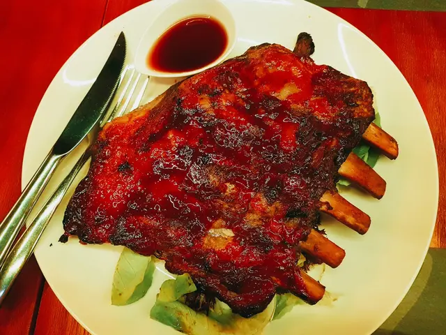 烤豬肋骨配蜜糖薑汁醬油