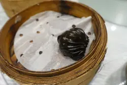 墨汁蝦餃
