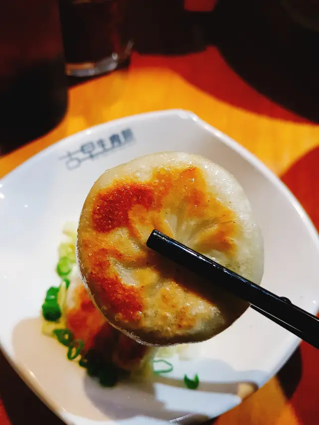 宜蘭迷你蔥肉餡餅