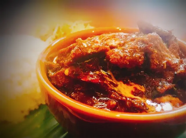 正宗印尼巴東牛肉配飯