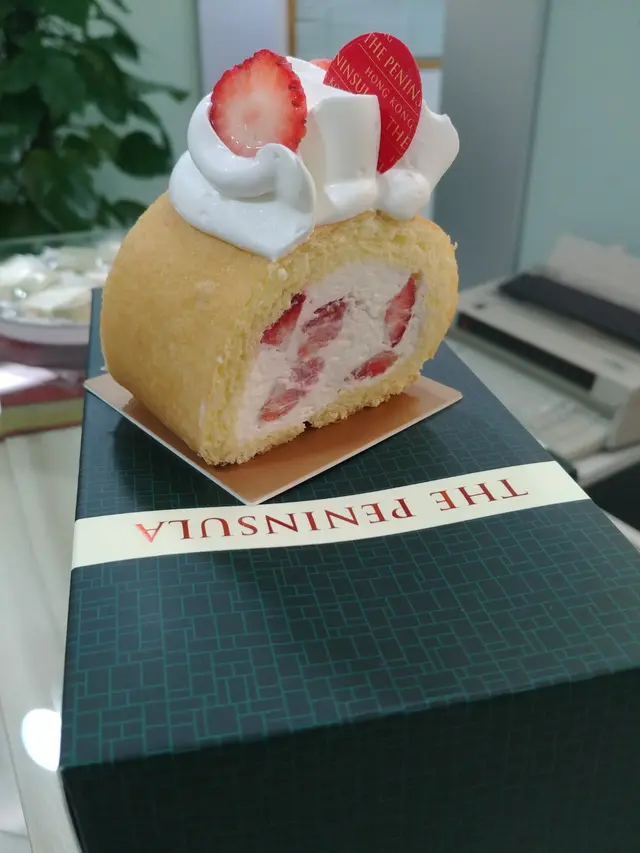 士多啤梨卷