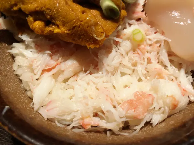 海膽 . 帆立貝 . 松葉蟹丼飯