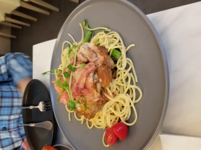 香脆脆皮雞扒配蕃茄忌廉汁