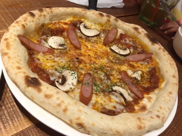 脆皮腸肉醬大啡菇薄餅