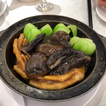 海參花菇扣玉掌
