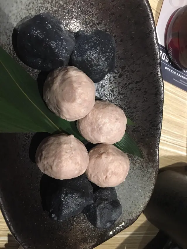 汁墨魚丸+拼薑汁皮蛋貢丸