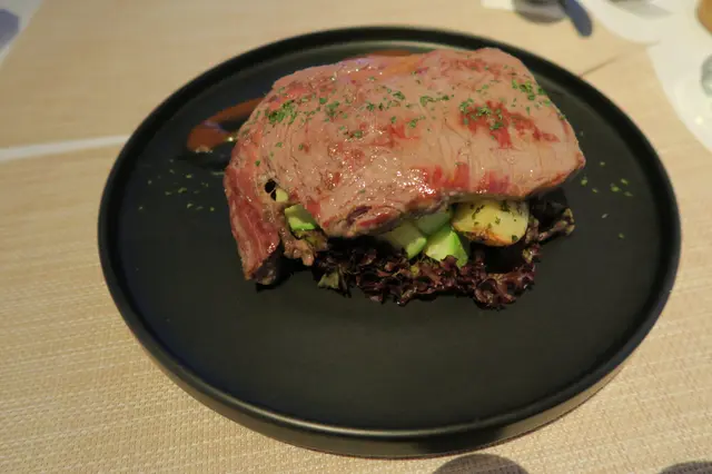 美國安格斯肉眼配紅酒燒汁 