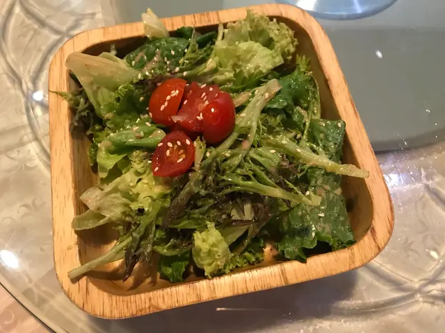 有機沙律菜伴芝麻醬