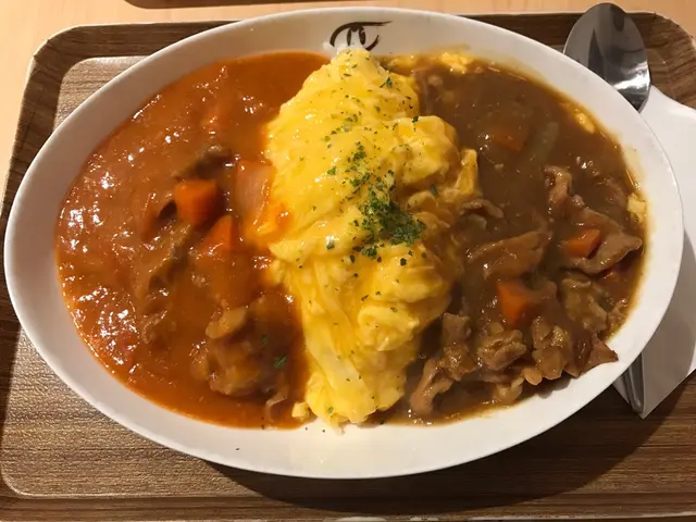 咖哩濃茄汁蛋包飯