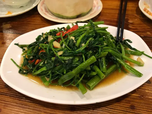 碟菜唔會炒到黃咁咁，唔會好霉