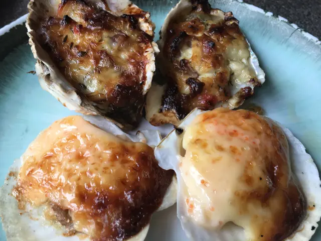 芝士蟹子燒帆立貝及北海燒蠔