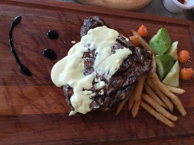 炭燒美國西冷配荷蘭汁