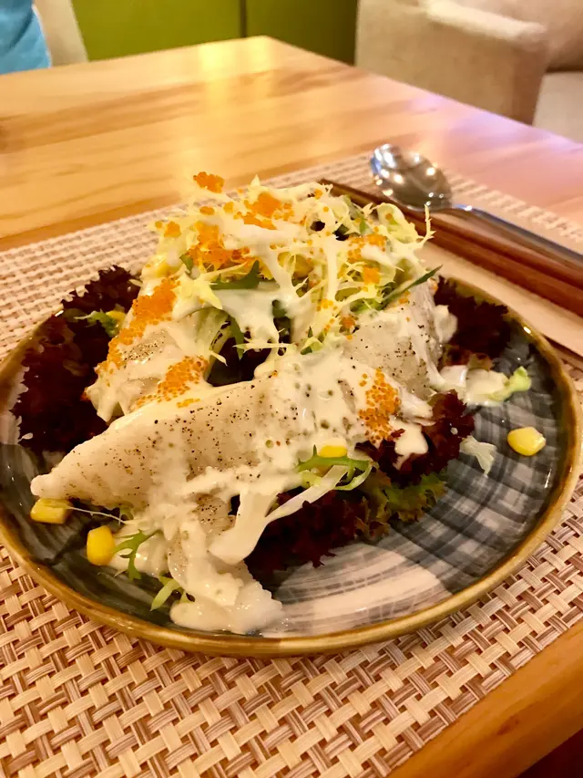 左口魚裙邊芥末忌廉沙律