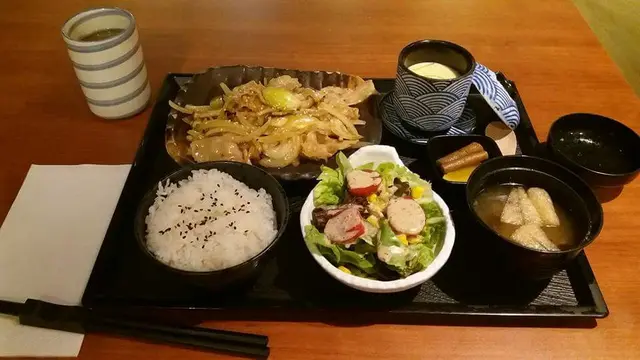 豚肉生羌燒定食