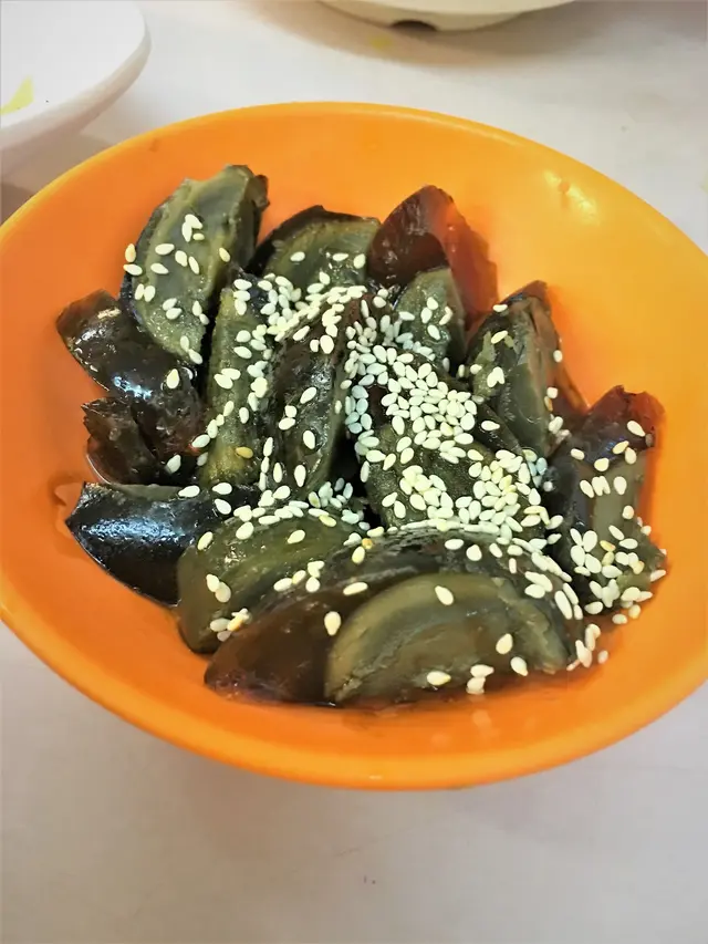 皮蛋帶麻辣,辣味後勁較強