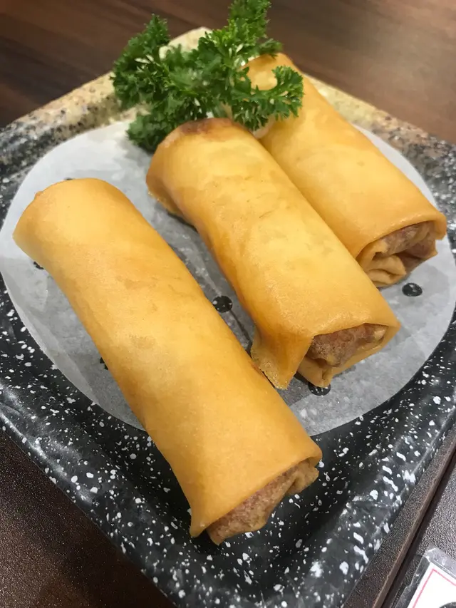 春卷入面係油炸鬼