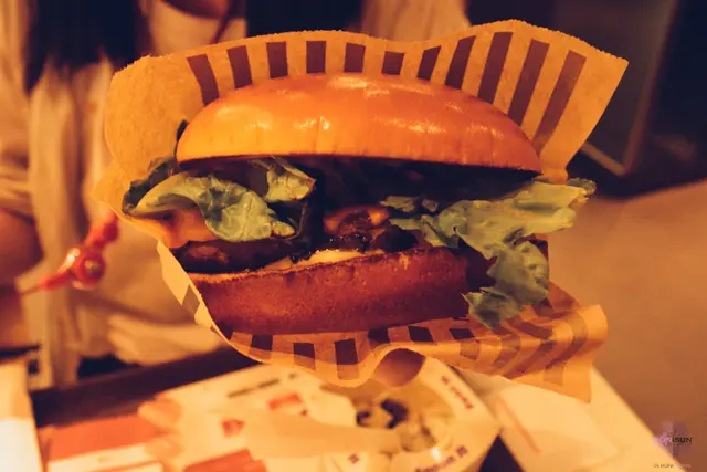 Cheesy Champignon Angus Burger芝味蘑菇安格斯