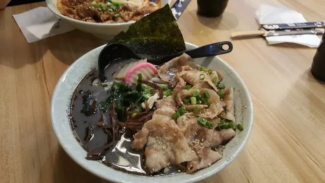 <<黑>>日本產黑毛豚肉烏冬