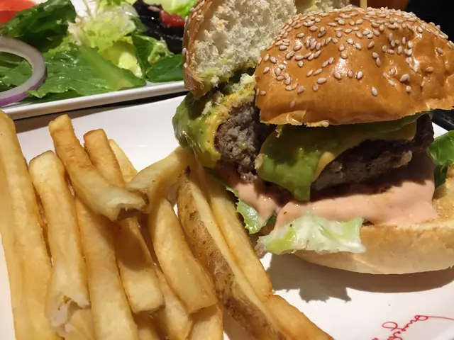 牛油果醬芝士牛肉漢堡