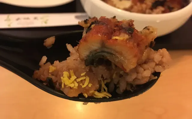 焙茶飯吸收了魚油香