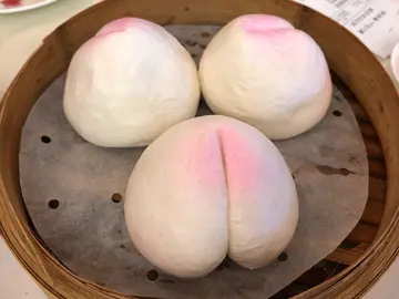Sau Bao (“birthday bun”)