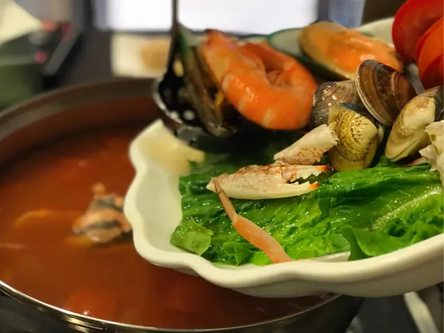 新鮮蕃茄淆製，配足料海鮮