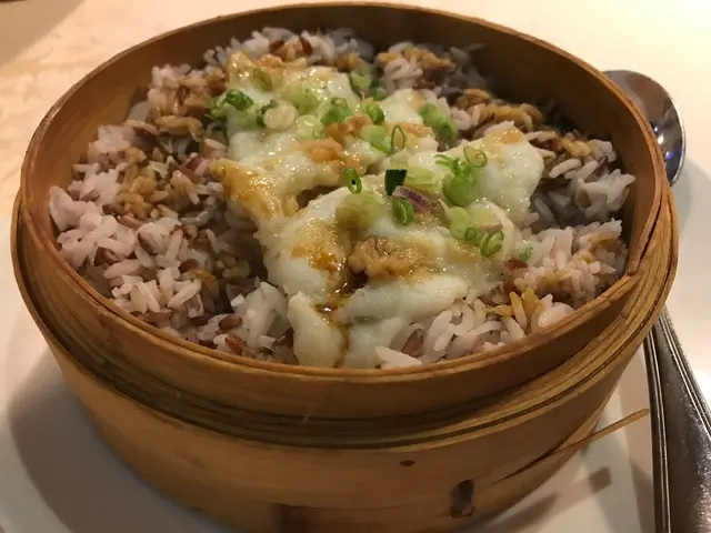 荷香蒜蓉海班片原籠蒸鴛鴦飯