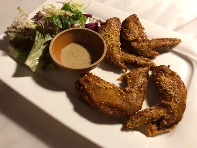 香麻雞翼配胡麻醬