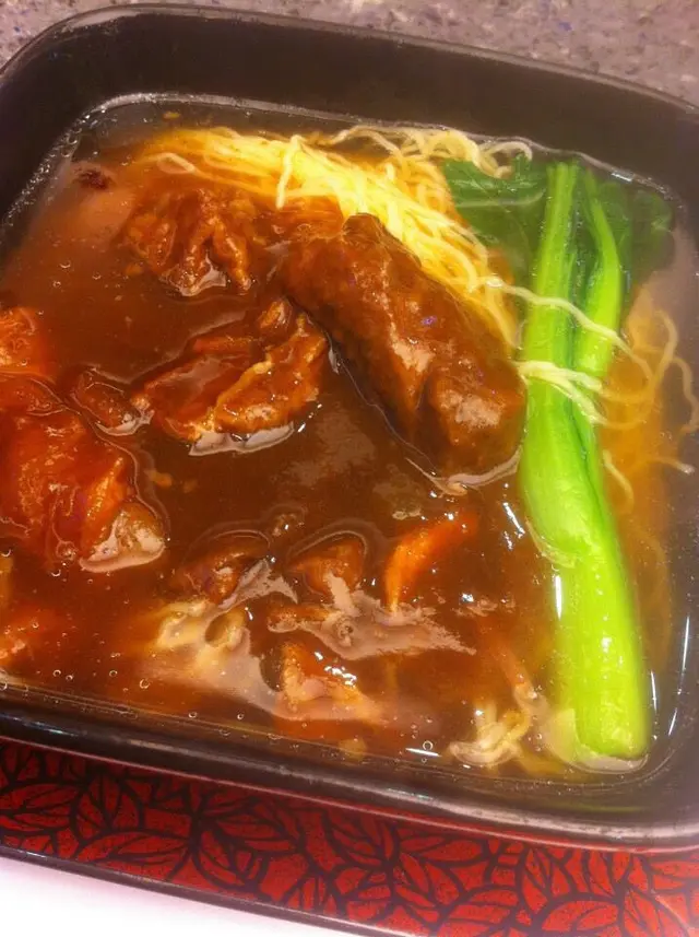 五香牛腩麵走蔥