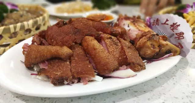 楚撚原隻脆皮炸豬手
