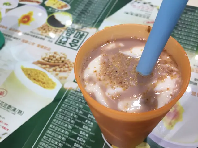 豆花豆漿原價$18,另加朱古力和胚芽,每款$5