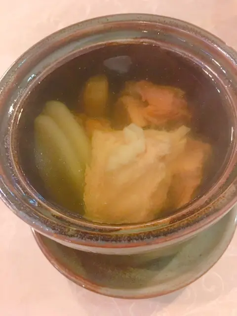 原盅燉川貝陳皮海底椰魚肉湯