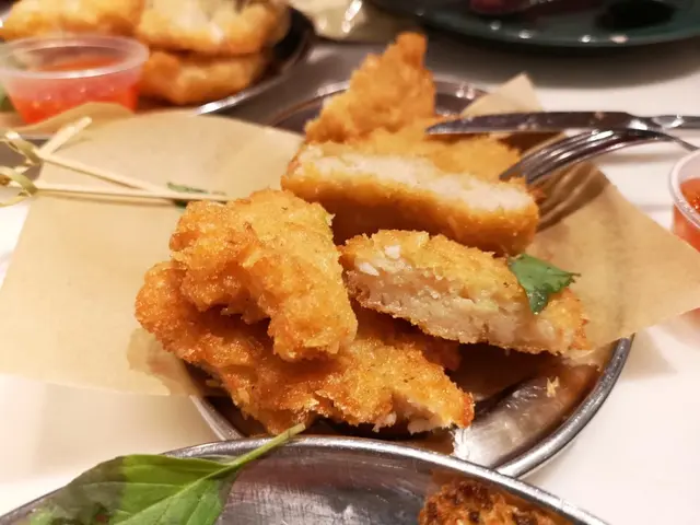 將兩碟放埋一齊。又無勁難食。雪藏味十分十分重。而且好鯹。又唔彈牙。死死實實。