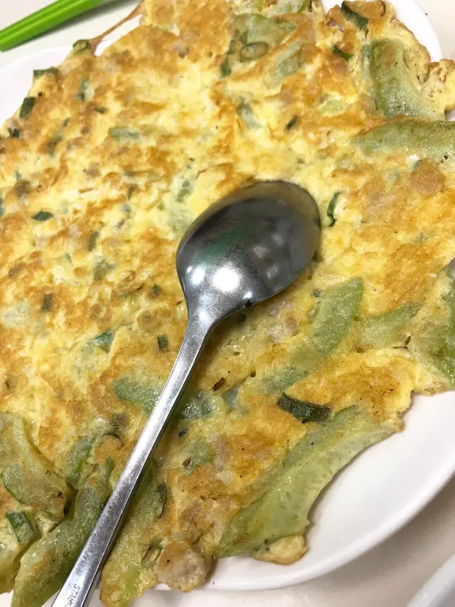 苦瓜蛋餅勝在淡口,苦瓜有咬口