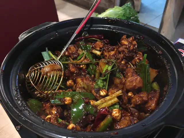 麻甩雞煲