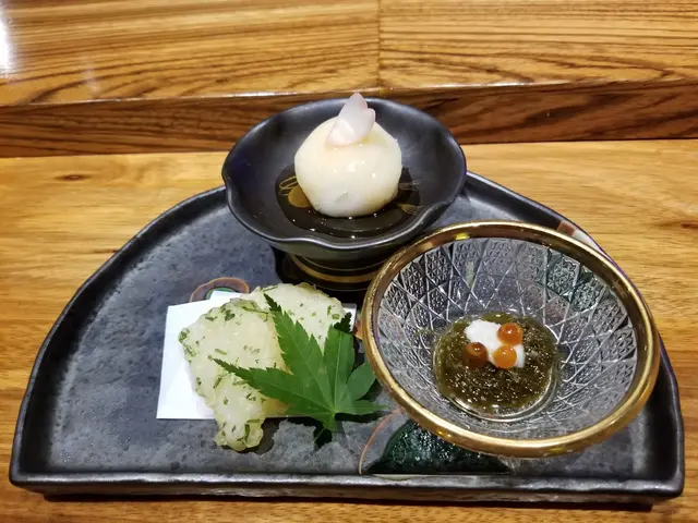 百合饅頭。長芋天婦羅。水雲醋。