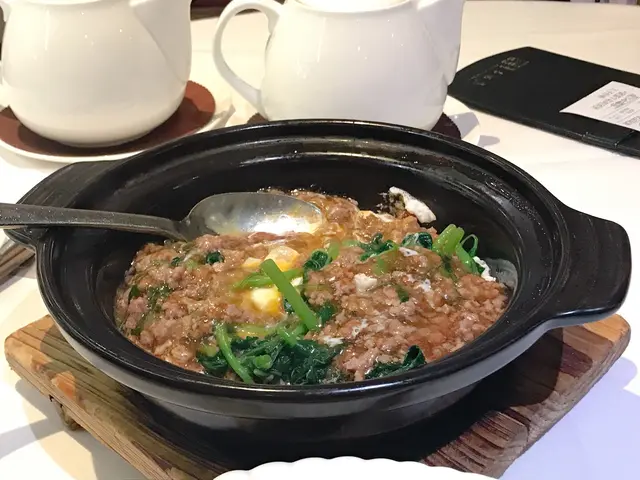 窩蛋牛崧時菜煲