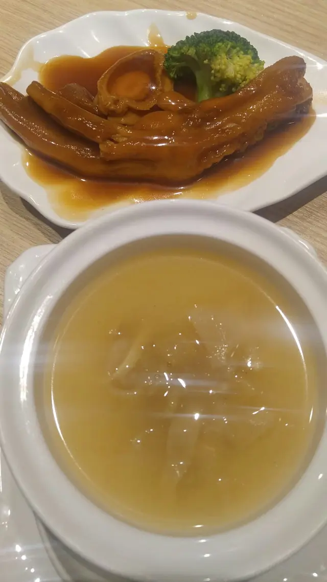 上:掌上明珠併溏心鮑魚 下:紅燒花膠翅