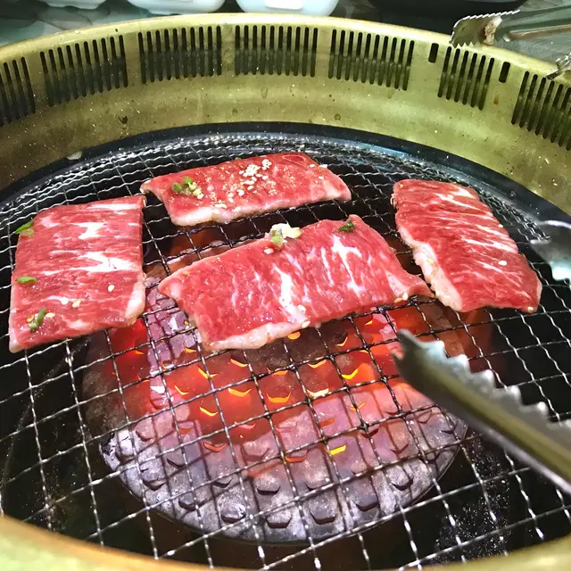 黑毛霜降和牛