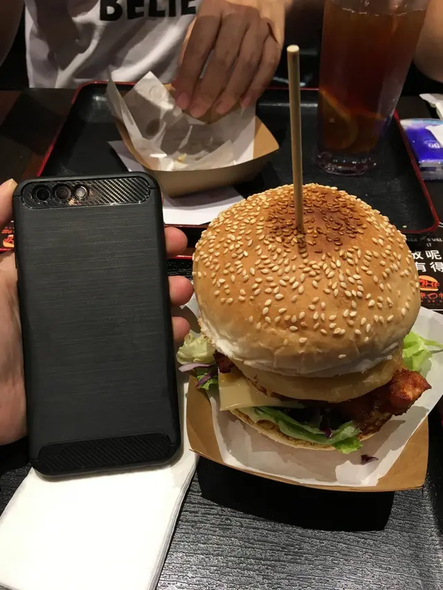 用部 ZenFone 4 對比吓個包嘅 size