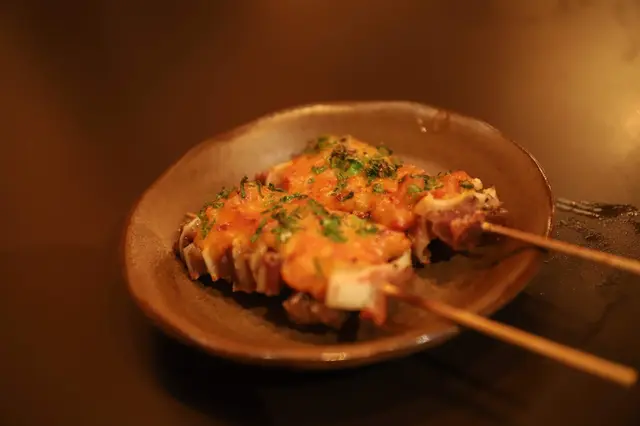 豬耳芝士串以芝士鹹牛肉醬調味的串燒