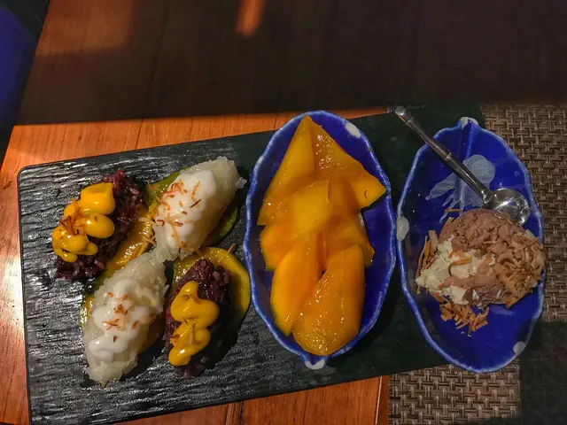 黑白糯米飯配泰國芒果