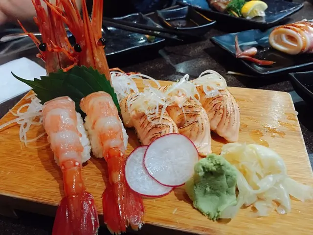 牡丹蝦，炙三文魚
