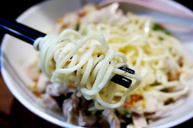 麻醬青瓜雞絲冷麵