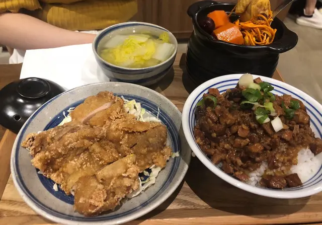 鹽酥雞排滷肉飯