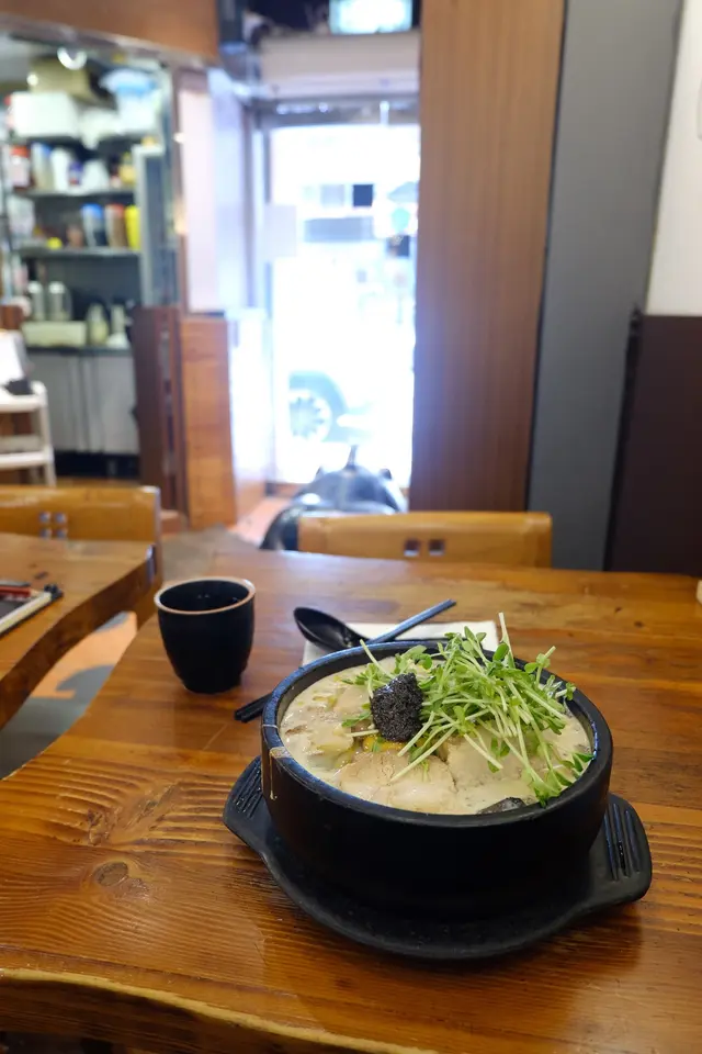 厚切豚肉手打烏冬