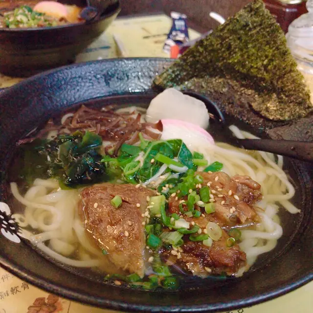 沖繩煮豬軟骨烏冬